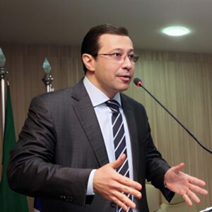 Prof. Dr. Vladmir Oliveira da Silveira